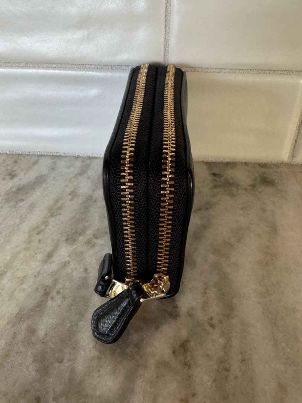 Coach Pebbled Leather Zip Around Card Holder - Picture 2 of 6